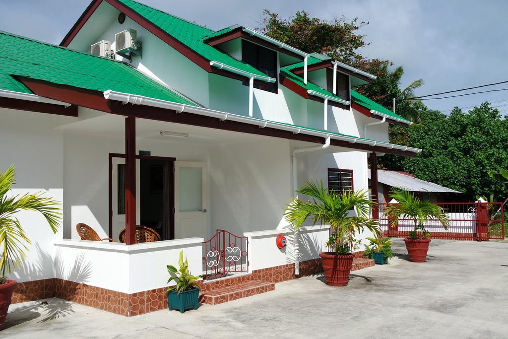 Roche Kerlan Apartments Grand Anse  Room photo